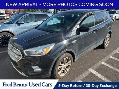 Used 2017 Ford Escape SE AWD/4WD image 3