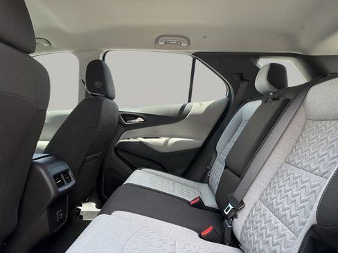 Used 2023 Chevrolet Equinox LS w/ Driver Confidence II Package FWD image 15