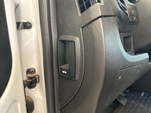 Used 2024 RAM ProMaster 3500 w/ Delivery Van Package image 32