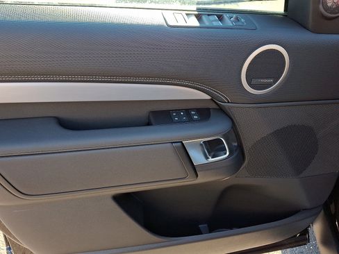 New 2026 Land Rover Discovery Limited Edition image 10