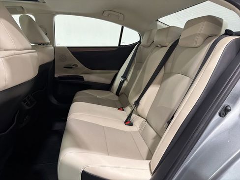 Used 2024 Lexus ES 350 w/ Premium Package image 34
