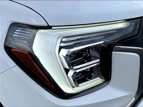 Used 2026 GMC Terrain Elevation image 32