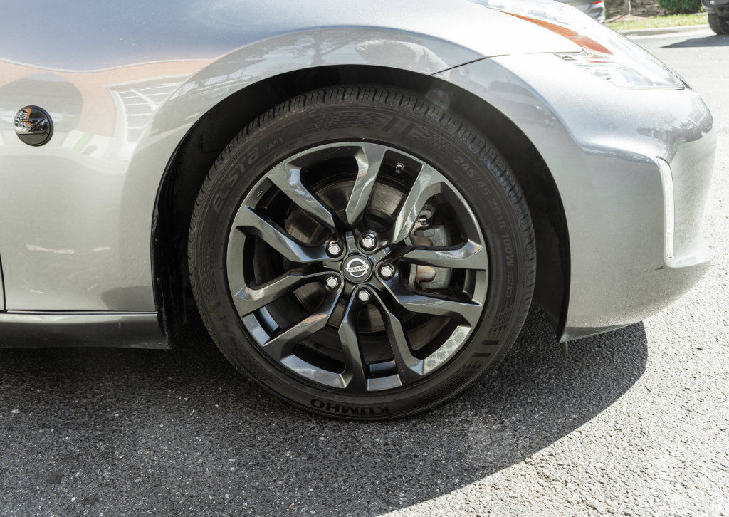 Used 2017 Nissan 370Z Coupe RWD image 5
