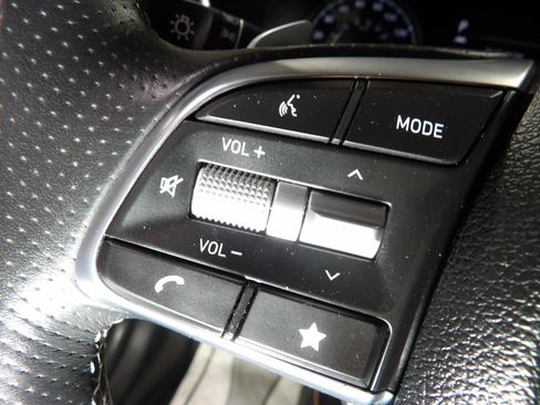 Used 2023 Genesis G70 2.0T AWD/4WD image 24