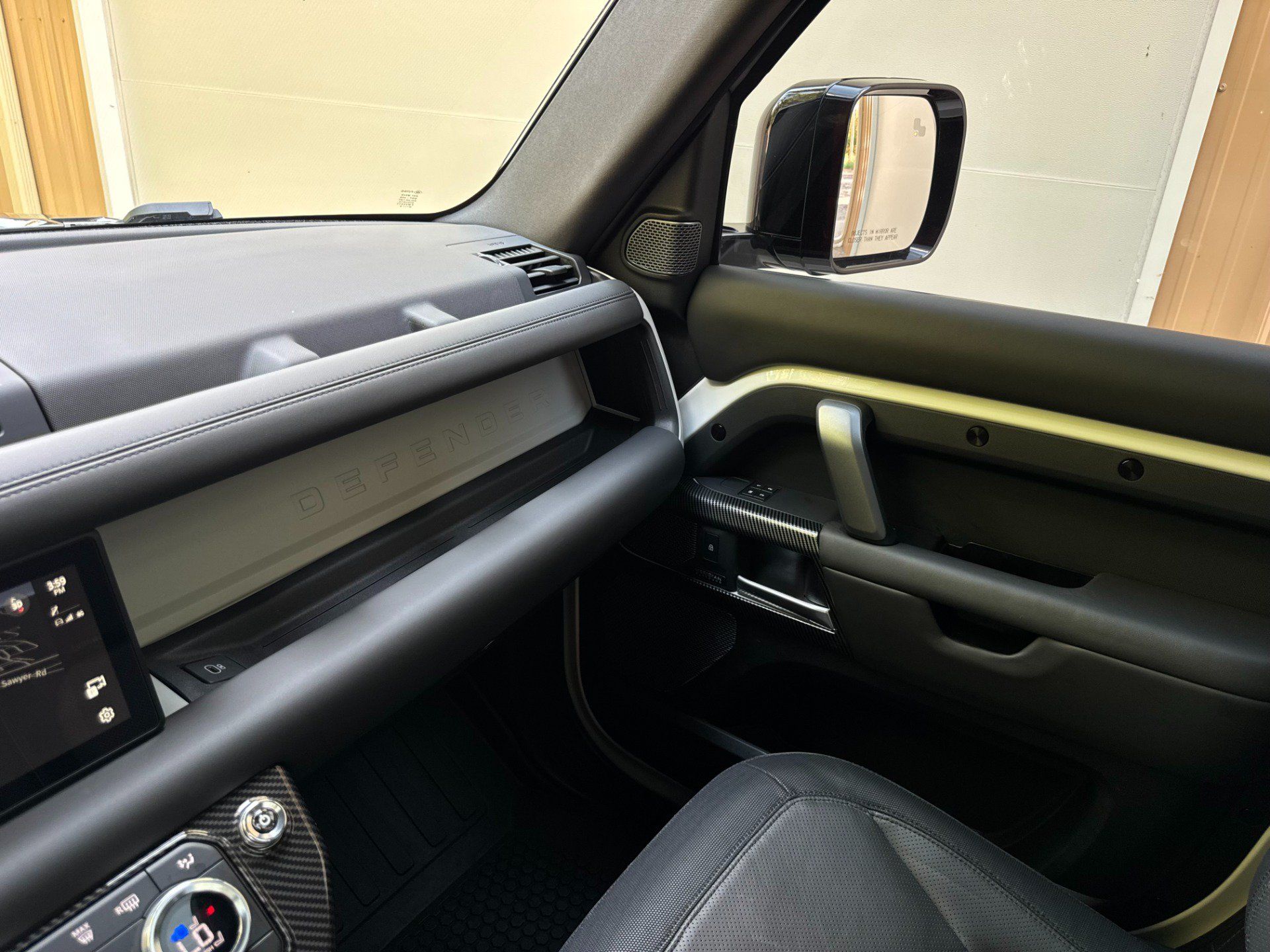 Used 2023 Land Rover Defender 110 X-Dynamic SE AWD/4WD image 53