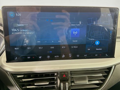 Used 2024 Ford Escape Platinum image 17