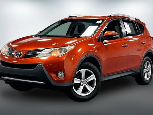 Used 2015 Toyota RAV4 XLE AWD/4WD image 3