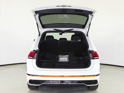 Used 2022 Volkswagen Tiguan SE R-Line FWD image 10