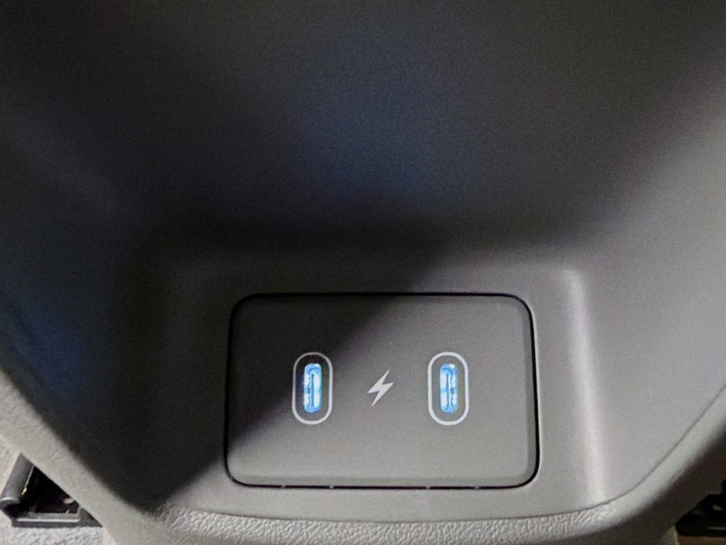 Used 2025 Hyundai Elantra Sport FWD image 26