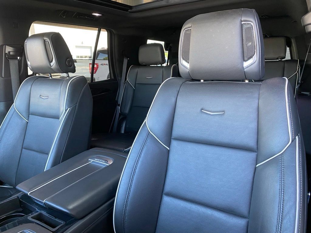 Used 2022 Cadillac Escalade Sport w/ Touring Package AWD/4WD image 12