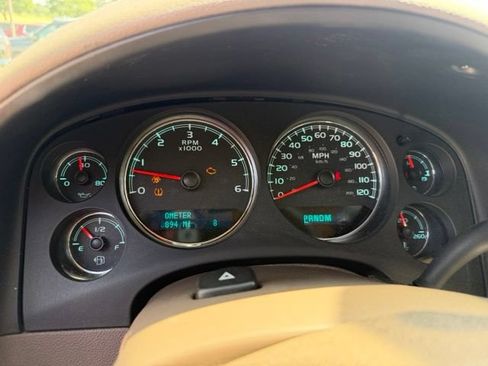 Used 2010 Chevrolet Suburban LTZ AWD/4WD image 27