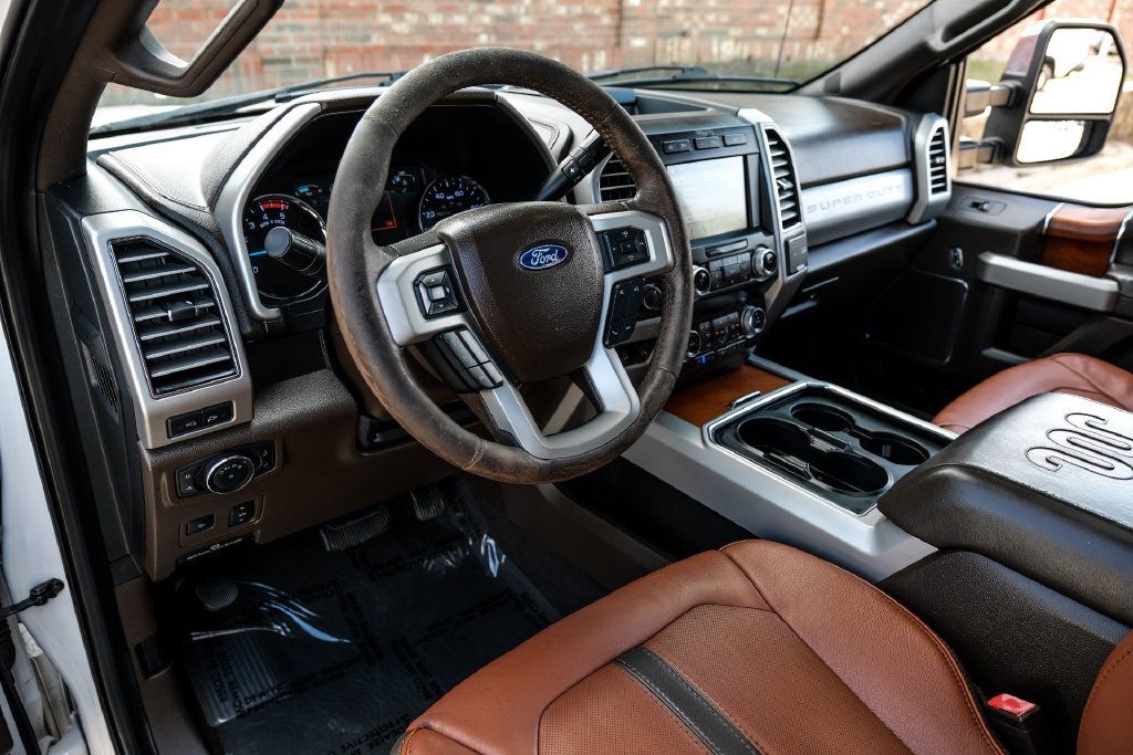 Used 2019 Ford F250 King Ranch w/ King Ranch Ultimate Package AWD/4WD image 2