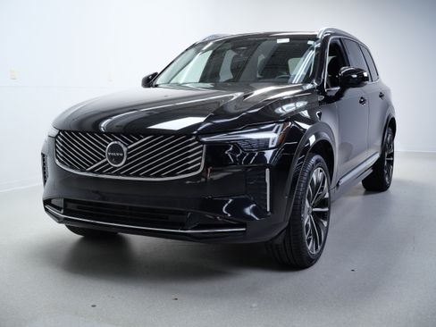 Used 2025 Volvo XC90 B6 Plus AWD/4WD image 12