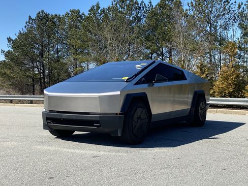 Used 2024 Tesla Cybertruck AWD Crew Cab image 13