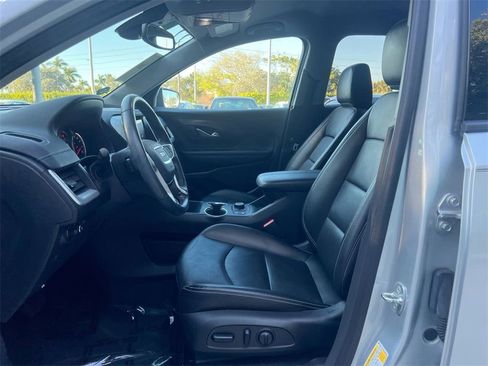 Used 2022 GMC Terrain SLT image 12