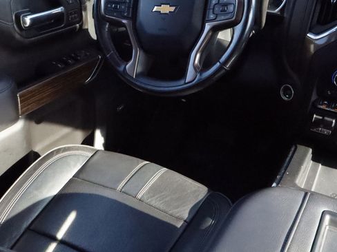 Certified 2022 Chevrolet Silverado 1500 High Country w/ Technology Package image 10