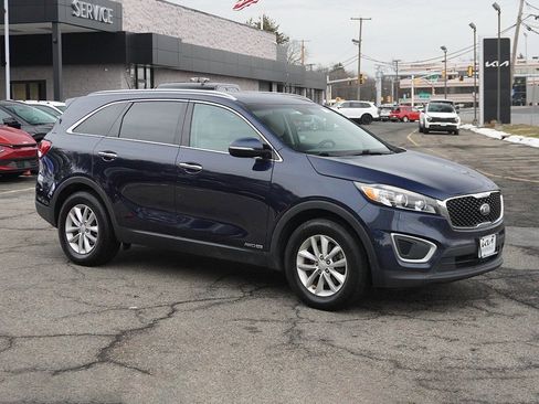 Used 2017 Kia Sorento LX image 51