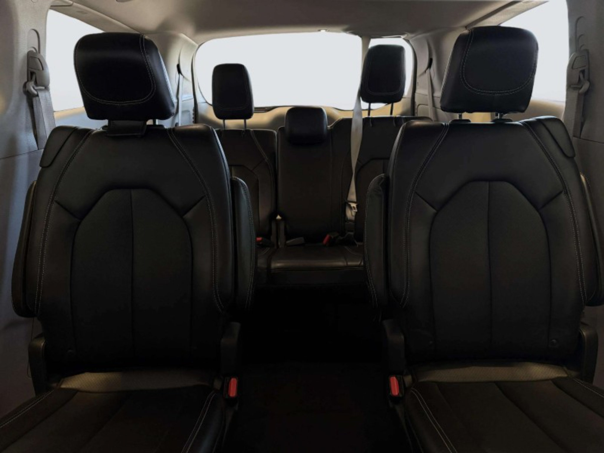 Used 2024 Chrysler Pacifica Touring-L FWD image 30