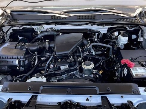 Used 2021 Toyota Tacoma SR RWD image 9