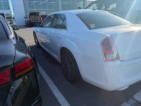 Used 2013 Chrysler 300 S RWD image 2