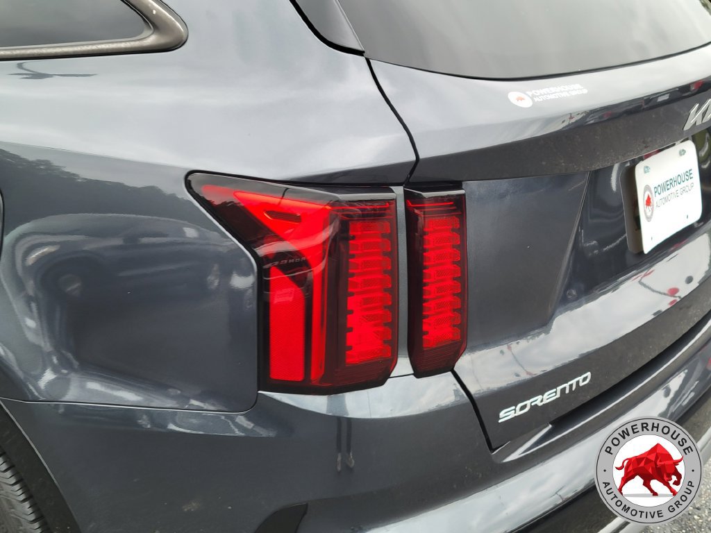 Used 2023 Kia Sorento EX w/ Panoramic Sunroof Package FWD image 13