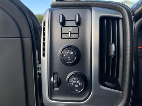 Used 2018 GMC Sierra 1500 SLT w/ SLT Premium Package image 29