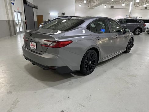 Used 2026 Toyota Camry SE image 9