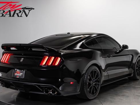Used 2016 Ford Mustang Shelby GT350 w/ Technology Package RWD image 5