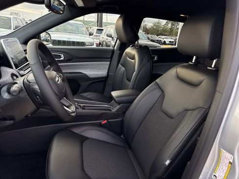 New 2026 Jeep Compass Latitude image 10