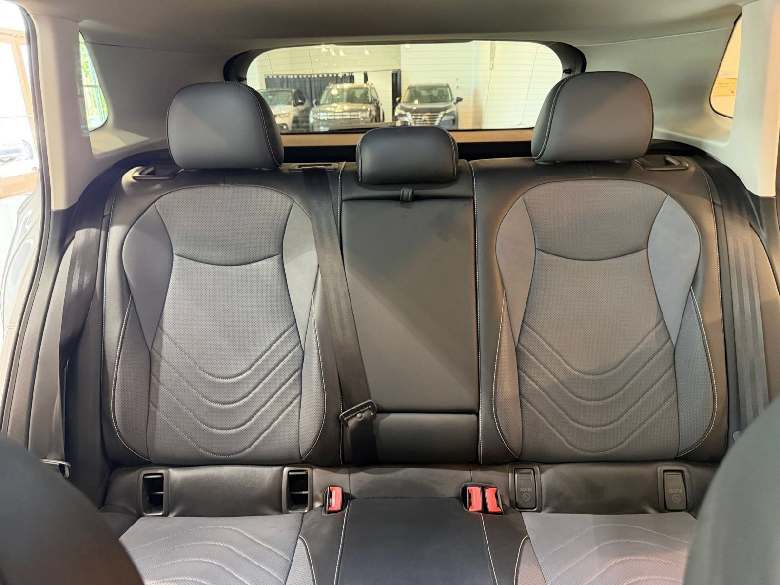 Used 2026 Volkswagen Tiguan SE FWD image 39