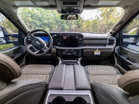 Used 2026 Ford F350 Platinum w/ Platinum Plus Package image 17