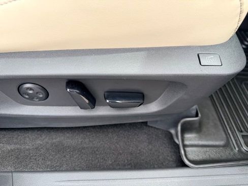 Used 2025 INFINITI QX60 Sensory image 38