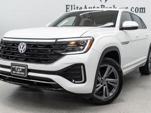 Used 2024 Volkswagen Atlas Cross Sport SEL R-Line AWD/4WD image 57