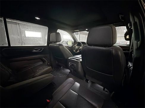 Used 2021 Chevrolet Suburban High Country image 11