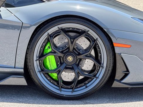 Used 2020 Lamborghini Aventador SVJ AWD/4WD image 40