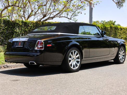 Used 2015 Rolls-Royce Phantom Drophead Coupe image 5
