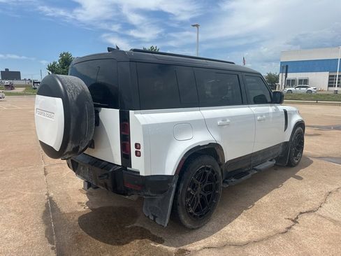 Used 2025 Land Rover Defender 110 X-Dynamic SE AWD/4WD image 4