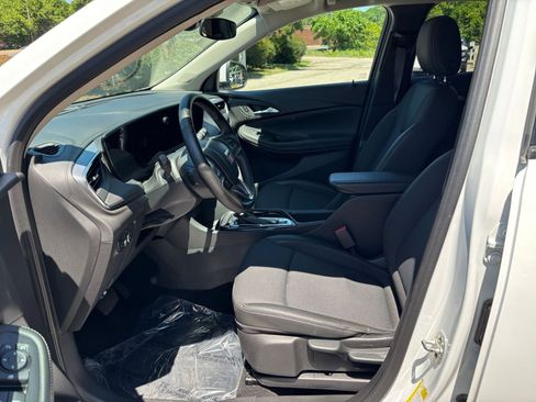 Used 2025 Buick Encore GX Preferred FWD image 25