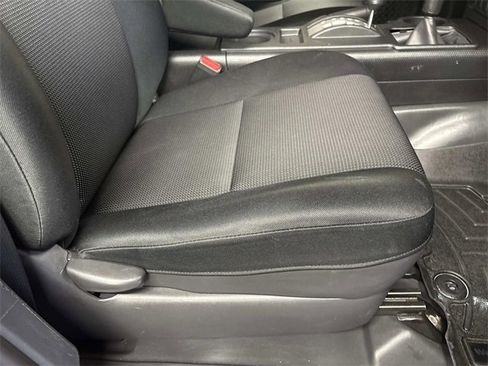 Used 2013 Toyota FJ Cruiser 4WD image 27