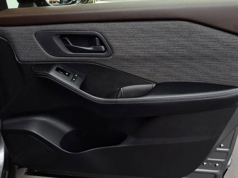 Used 2021 Nissan Rogue S image 24