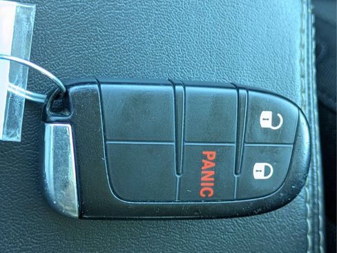 Used 2023 Jeep Renegade Latitude AWD/4WD image 30