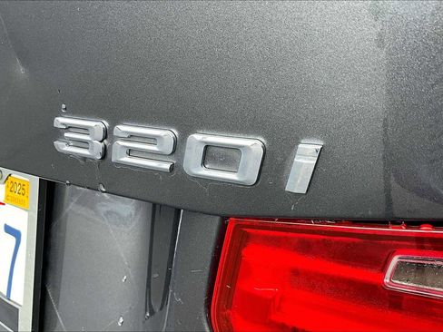 Used 2013 BMW 320i Sedan image 9