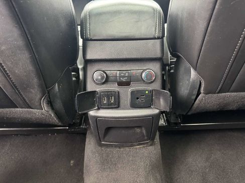 Used 2018 Ford Explorer Platinum image 21