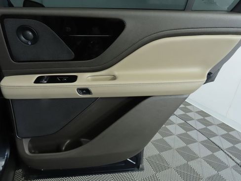Used 2022 Lincoln Aviator Reserve w/ Equipment Group 201A image 28
