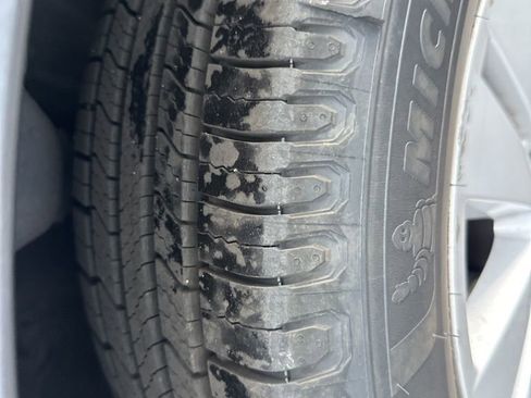 Used 2019 Subaru Outback 2.5i Premium image 4