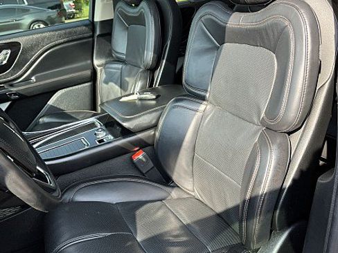 Used 2020 Lincoln Aviator Reserve w/ Equipment Group 202A AWD/4WD image 12