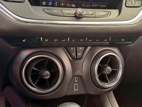 Used 2020 Chevrolet Blazer LT w/ Sound & Technology Package image 23