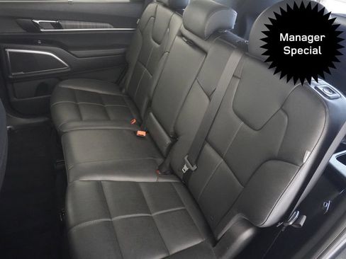 Used 2024 Kia Telluride EX image 30