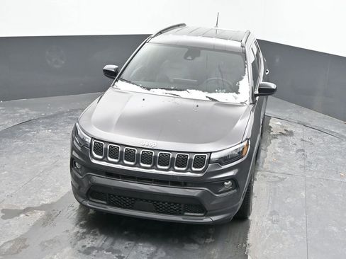 Used 2024 Jeep Compass Latitude image 35