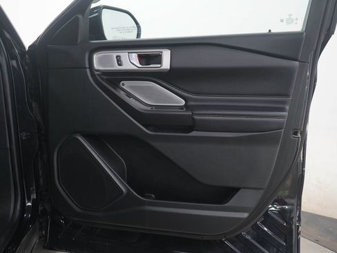 Used 2020 Ford Explorer ST w/ Premium Technology Package image 11